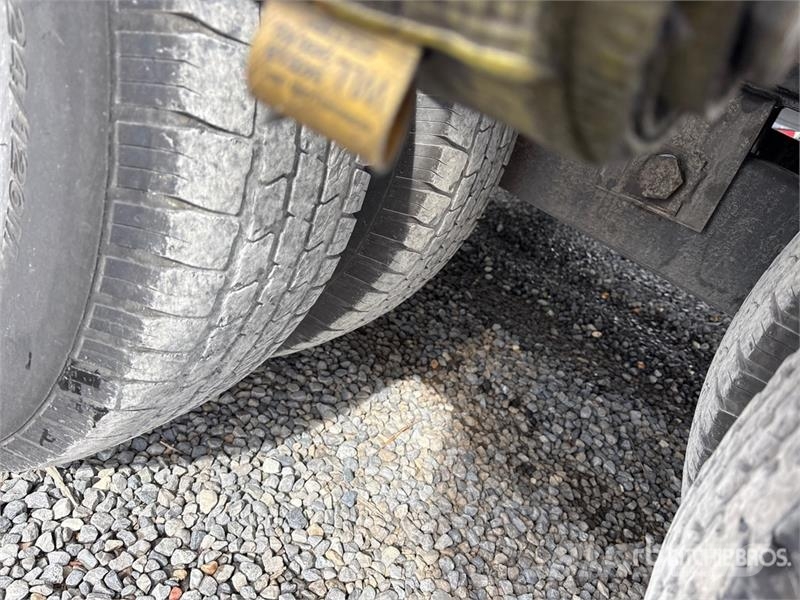 Delco 40 ft T/A Gooseneck Equipment Trailer مقطورات مركبات نقل