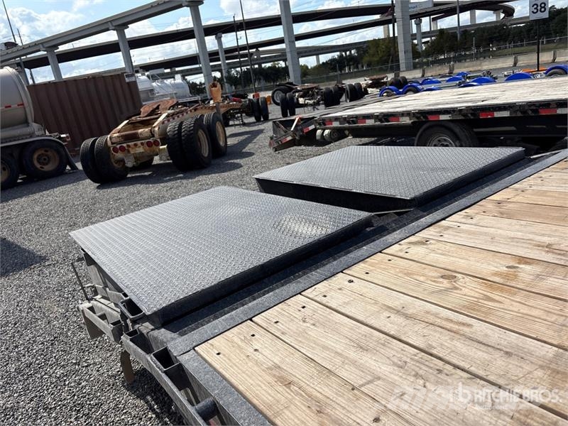 Delco 40 ft T/A Gooseneck Equipment Trailer Prikolice za prevoz vozil