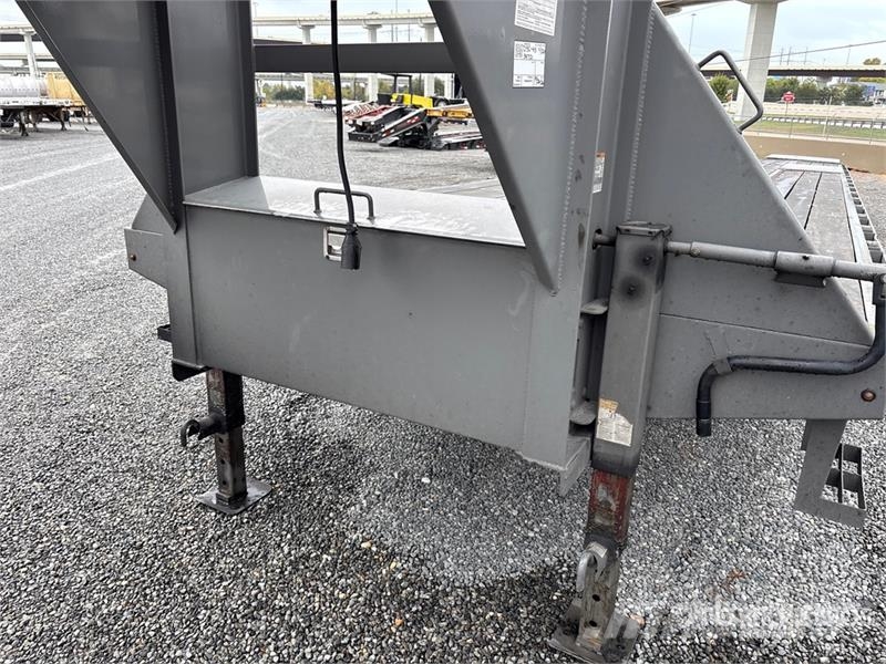 Delco 40 ft T/A Gooseneck Equipment Trailer مقطورات مركبات نقل