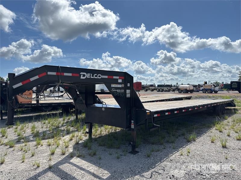  Delco 40 ft T/A Gooseneck Equipment Trailer Трейлери колесного транспортного засобу
