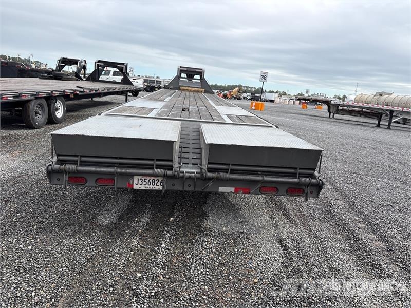 Delco 40 ft T/A Gooseneck Equipment Trailer مقطورات مركبات نقل