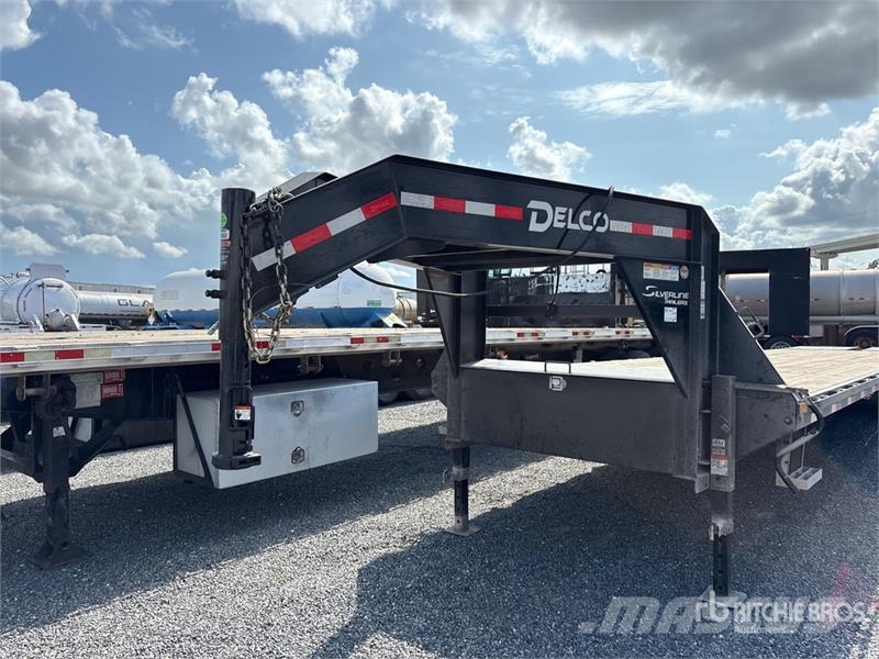 Delco 40 ft T/A Gooseneck Equipment Trailer Prikolice za prevoz vozil