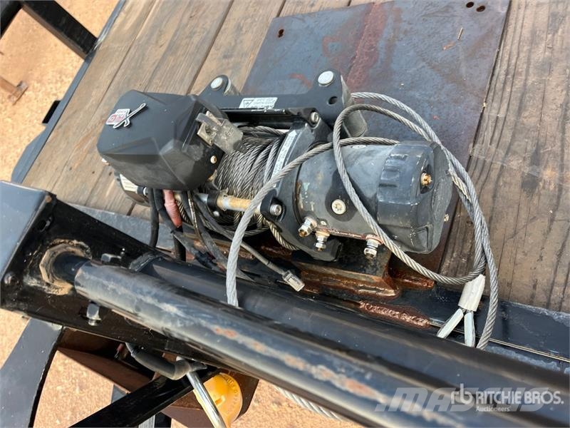 Delco Trailers C520 20 ft T/A Equipment Trailer Prikolice za prevoz vozil