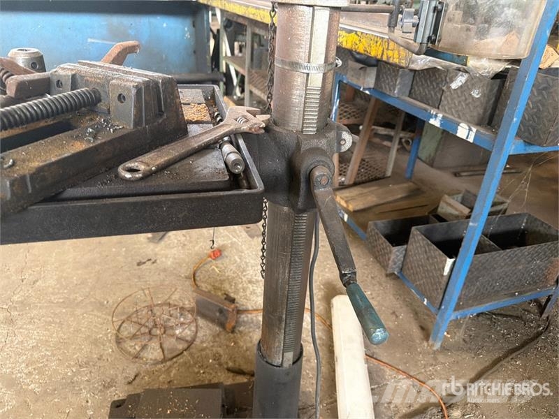 Delta 70-200 Press Drill Kiti naudoti statybos komponentai