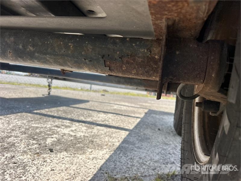 Demco AT7000P T/A 1 Car Open Car Carrier Trailer Vehicle transport semi-trailers