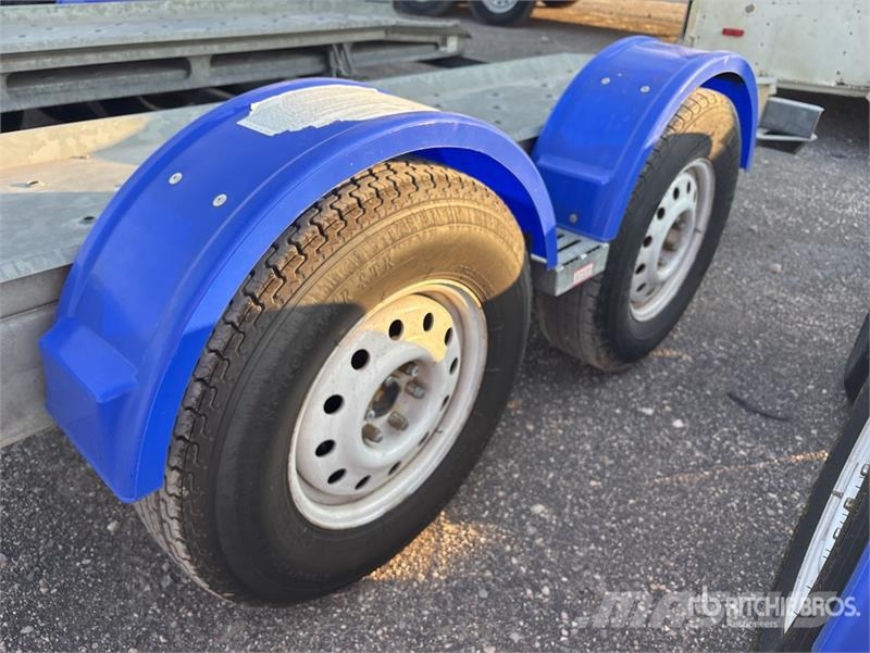 Demco AT7000P T/A 1 Car Open Car Carrier Trailer Semirimorchi per il trasporto di veicoli