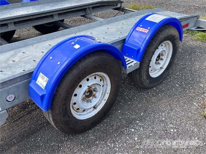 Demco AT7000P T/A Open Car Carrier Trailer Autotreileri