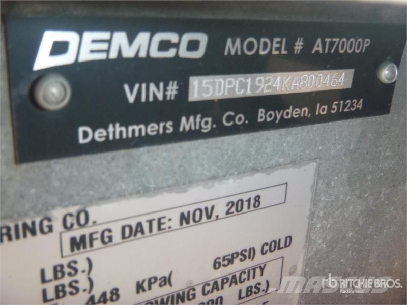 Demco AT7000P T/A Open Car Carrier Trailer Semirremolques para transporte de vehículos