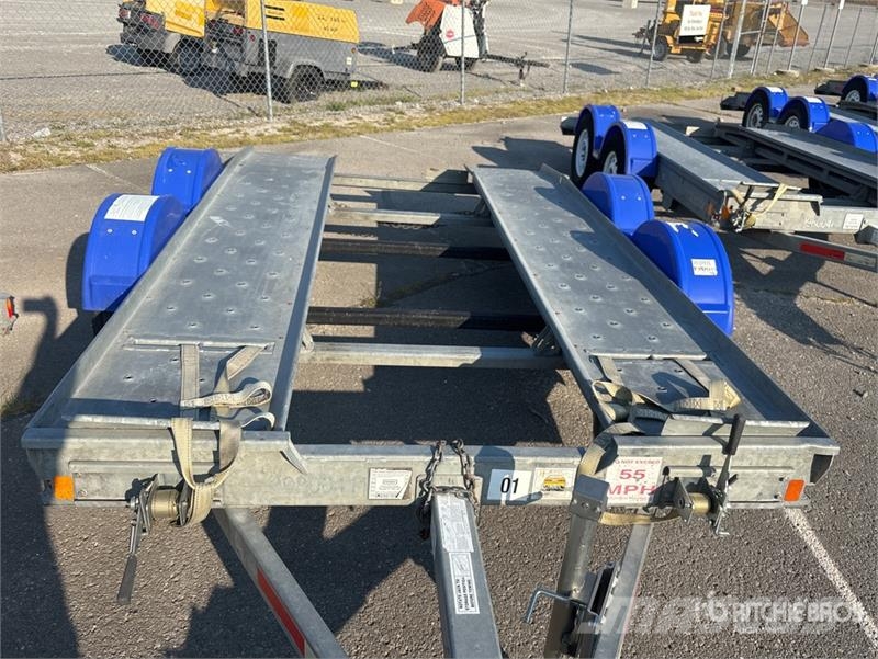 Demco AT7000P T/A Open Car Carrier Trailer Návesy na prepravu automobilov