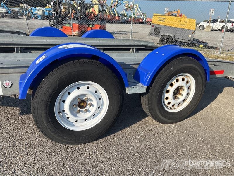 Demco AT7000P T/A Open Car Carrier Trailer Návesy na prepravu automobilov