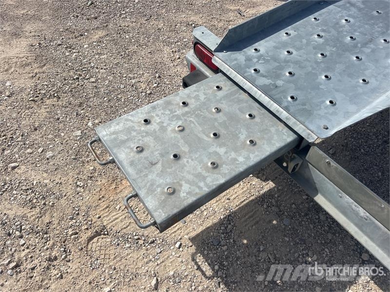 Demco AT7000P T/A Open Car Carrier Trailer Návesy na prepravu automobilov