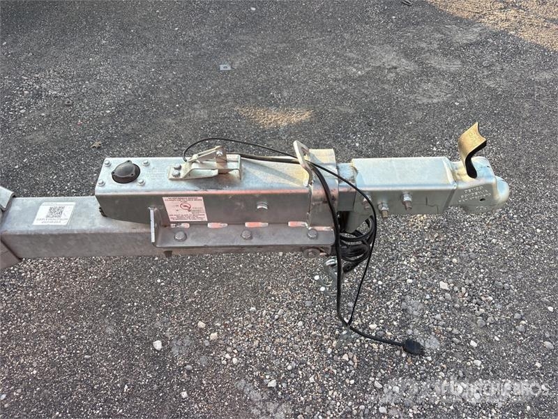 Demco T/A 1 Car Open Car Carrier Trailer Naczepy do transportu samochodów