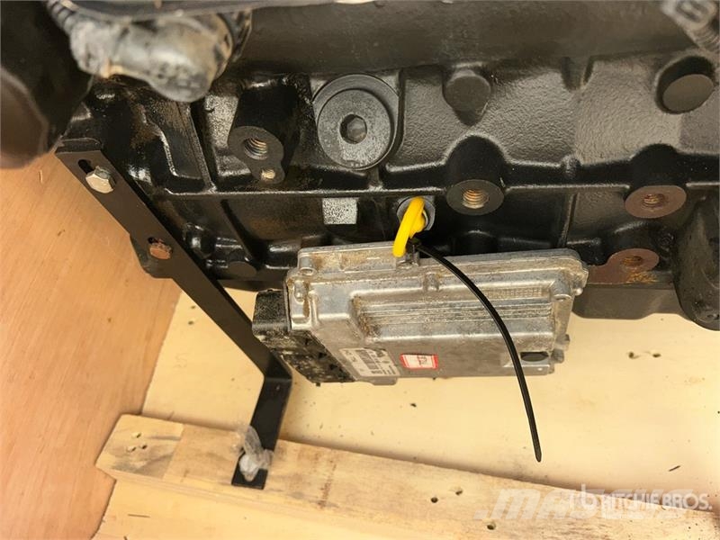 Deutz TD 2.9 L4 Engine エンジン