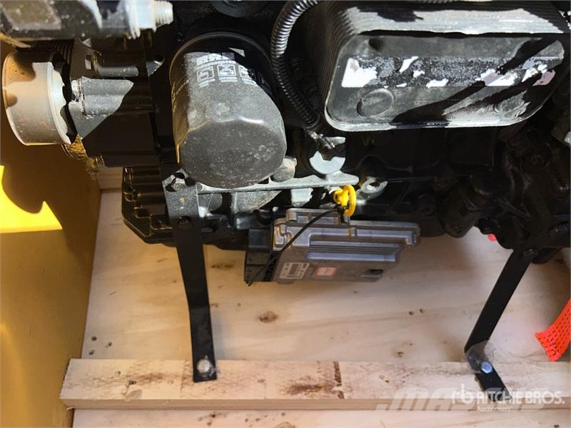 Deutz TD 2.9 L4 Engine エンジン