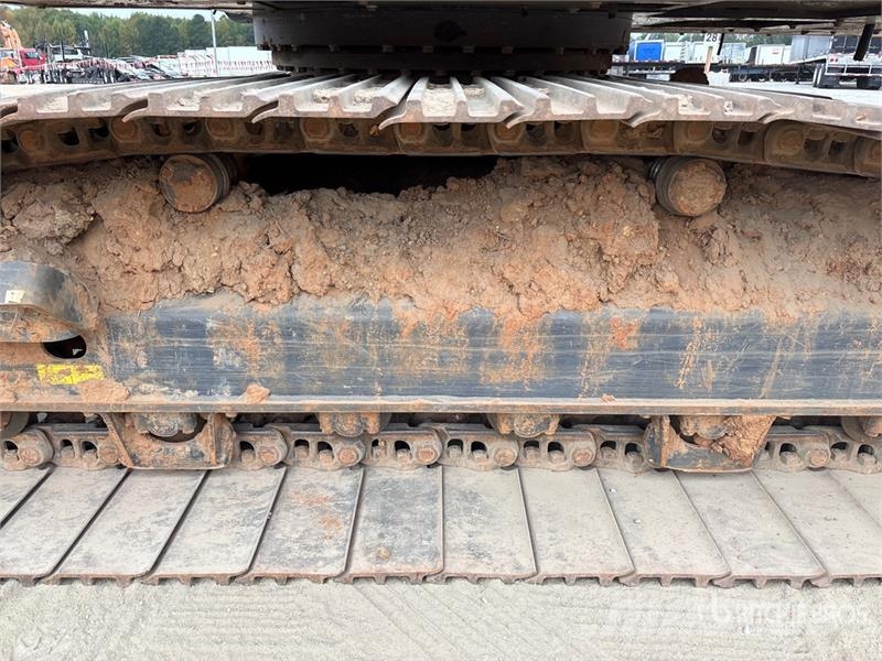 Develon DX225LC-7 Kāpurķēžu ekskavatori