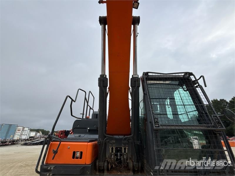 Develon DX225LC-7 Crawler excavators
