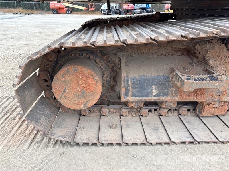 Develon DX225LC-7 Kāpurķēžu ekskavatori