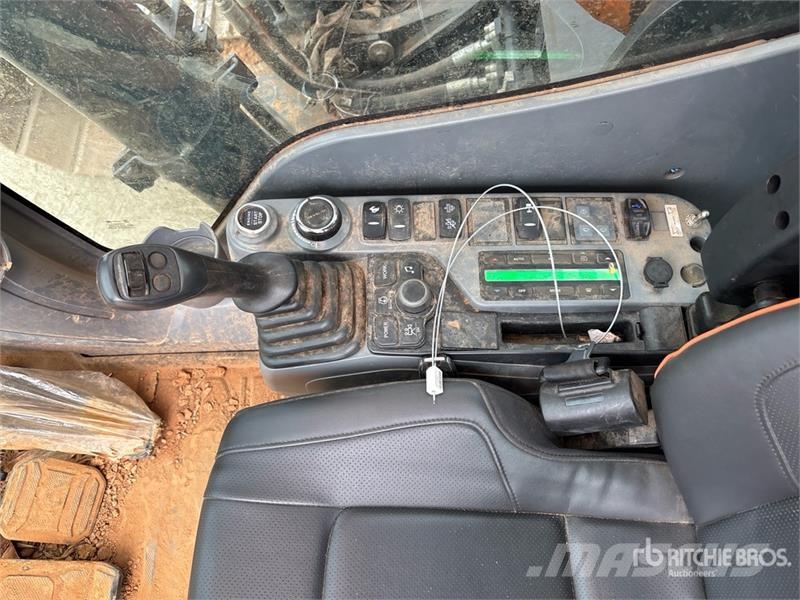 Develon DX225LC-7 Crawler excavators