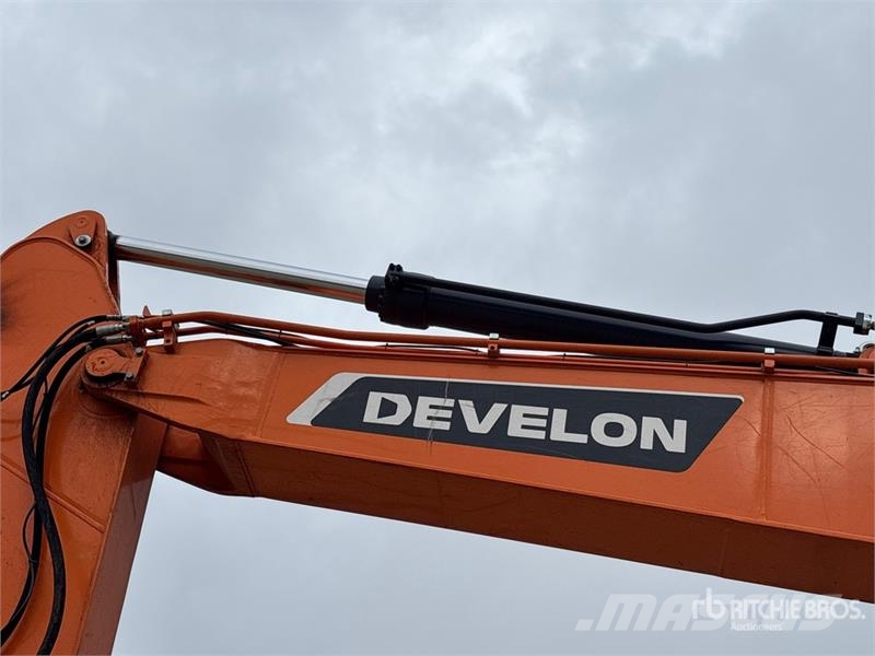 Develon DX225LC-7 Kāpurķēžu ekskavatori