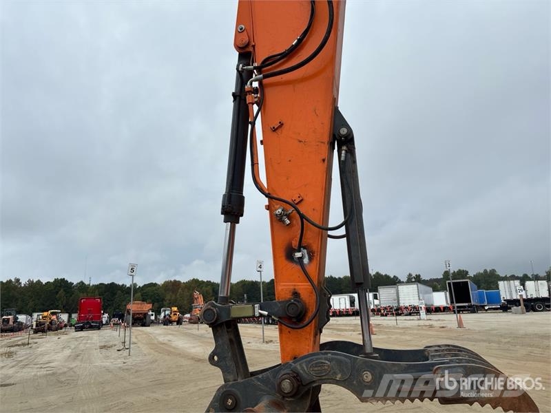 Develon DX225LC-7 Crawler excavators