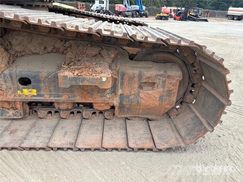 Develon DX225LC-7 Kāpurķēžu ekskavatori