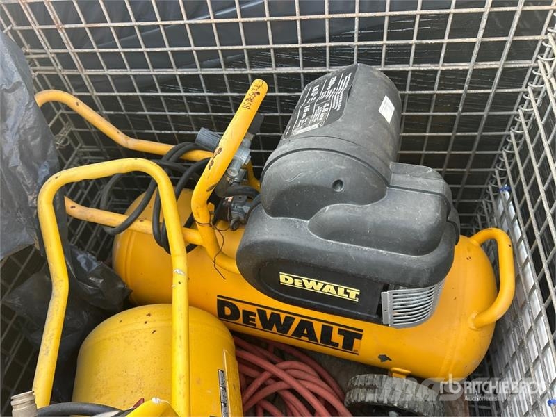 DeWalt of (2) Dewalt 4.8 cfm Electric 15 gal Air Compress مكابس
