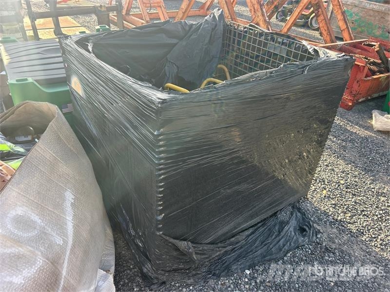 DeWalt of (2) Dewalt 4.8 cfm Electric 15 gal Air Compress مكابس
