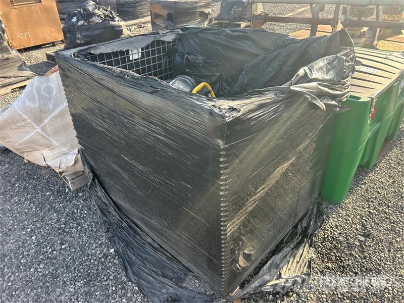 DeWalt of (2) Dewalt 4.8 cfm Electric 15 gal Air Compress مكابس