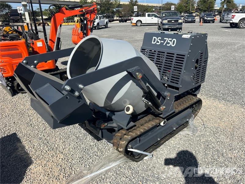 DigSwift DS-750 Mini Crawler Concrete Mixer (Unuse معدات البناء - غير ذلك