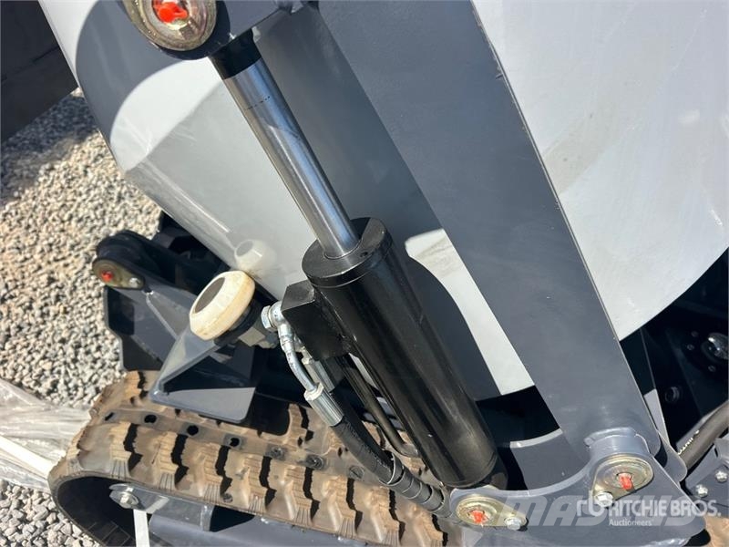 DigSwift DS-750 Mini Crawler Concrete Mixer (Unuse معدات البناء - غير ذلك