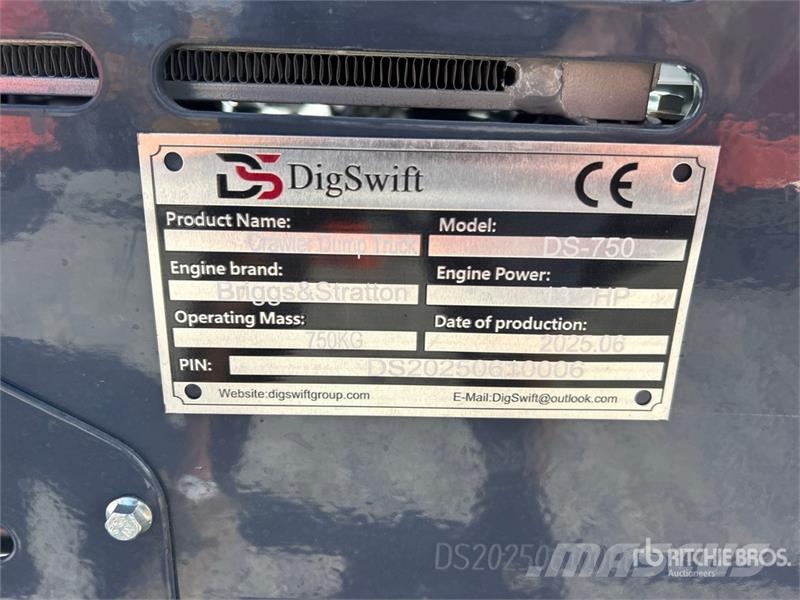 DigSwift DS-750 Mini Crawler Concrete Mixer (Unuse معدات البناء - غير ذلك