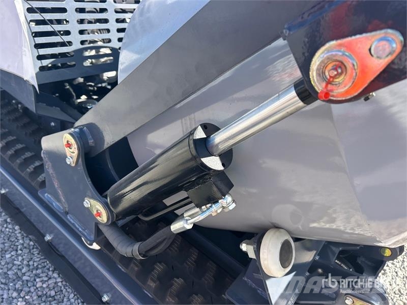 DigSwift DS-750 Mini Crawler Concrete Mixer (Unuse معدات البناء - غير ذلك