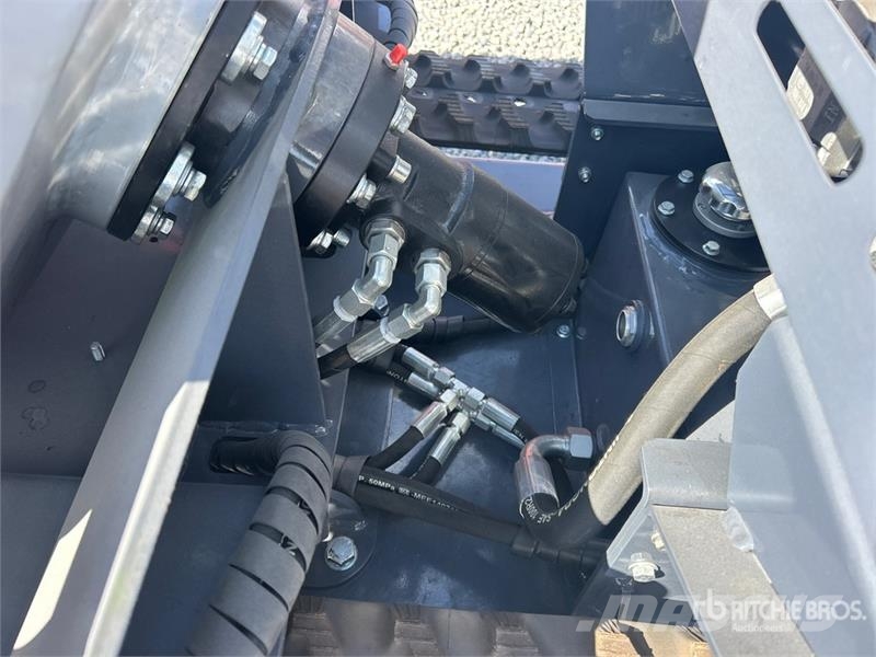 DigSwift DS-750 Mini Crawler Concrete Mixer (Unuse معدات البناء - غير ذلك