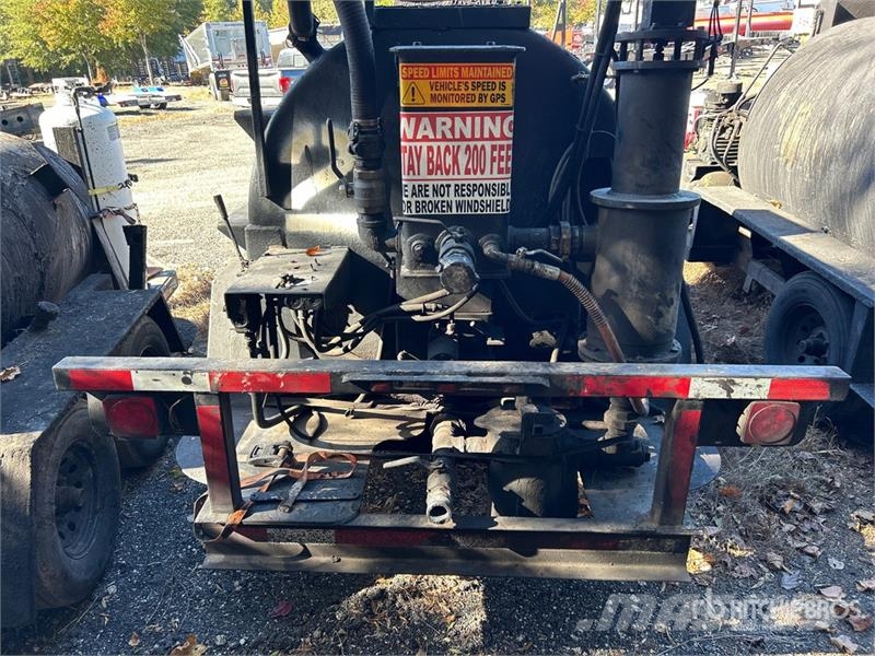 Ditch Runner DR-775XLT Towable Asphalt sealcoating Asfaldimasinate lisatarvikud