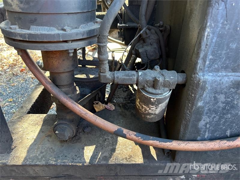 Ditch Runner DR-775XLT Towable Asphalt sealcoating Asfaldimasinate lisatarvikud