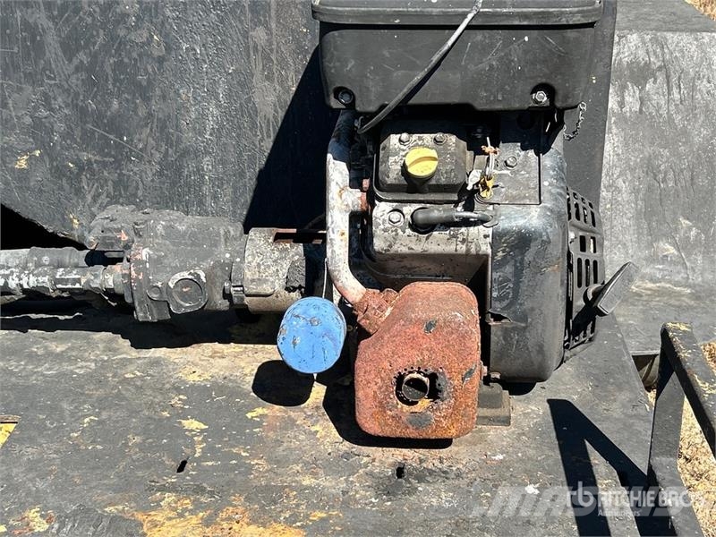 Ditch Runner DR-775XLT 775 Gallons Towable asphalt ملحقات ماكينات الأسفلت