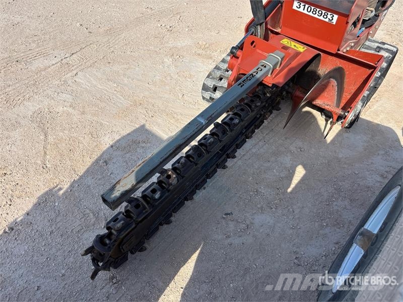 Ditch Witch C24X Freze za kopanje jarkov Trenčerji