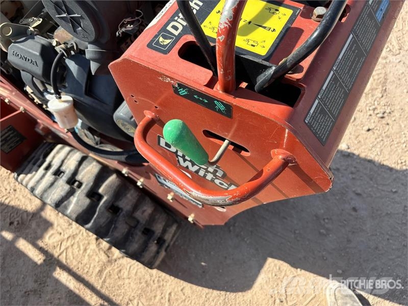 Ditch Witch C24X Freze za kopanje jarkov Trenčerji