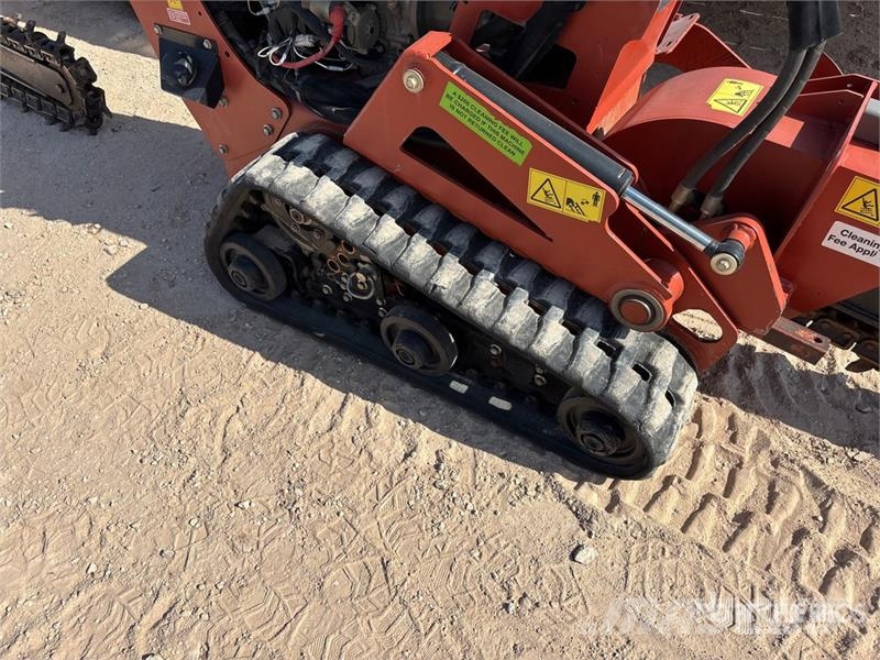 Ditch Witch C24X Freze za kopanje jarkov Trenčerji
