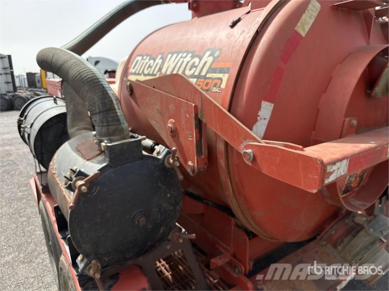 Ditch Witch FX30 500 gal T/A Vacuum Excavation Unit 드릴링 장비 부속품 및 예비 부품