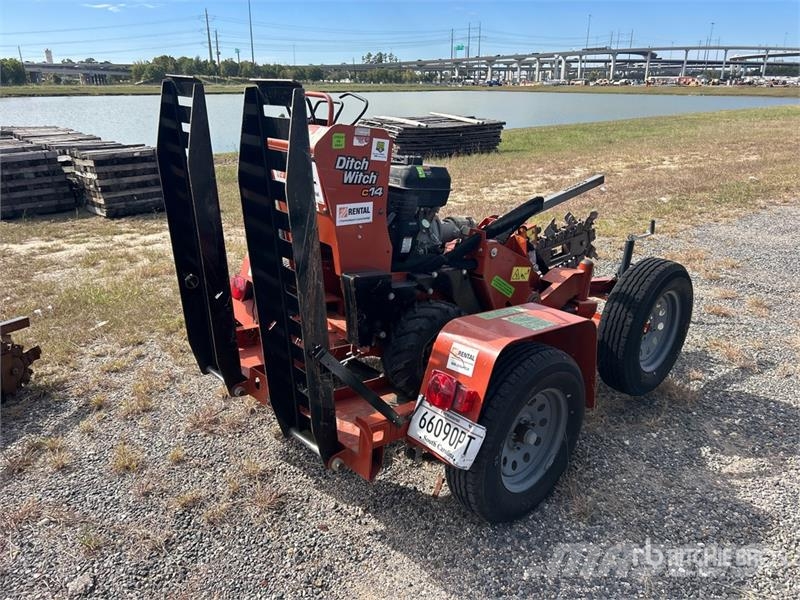 Ditch Witch Walk Behind Trencher w/2020 Ditch Witch Trailer Rovokopači freze za kanale Trenčeri