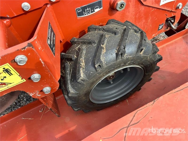 Ditch Witch Walk Behind Trencher w/2020 Ditch Witch Trailer Rovokopači freze za kanale Trenčeri