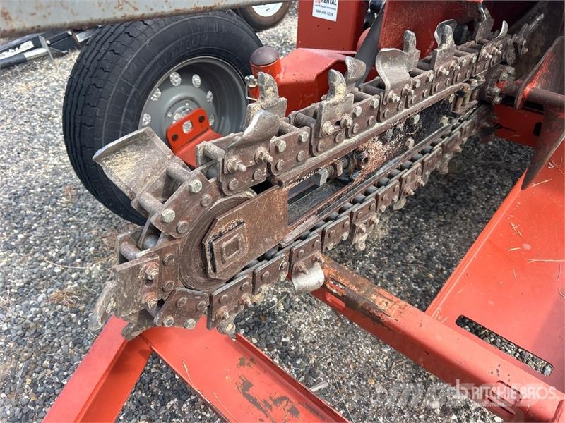 Ditch Witch Walk Behind Trencher w/2020 Ditch Witch Trailer Rovokopači freze za kanale Trenčeri