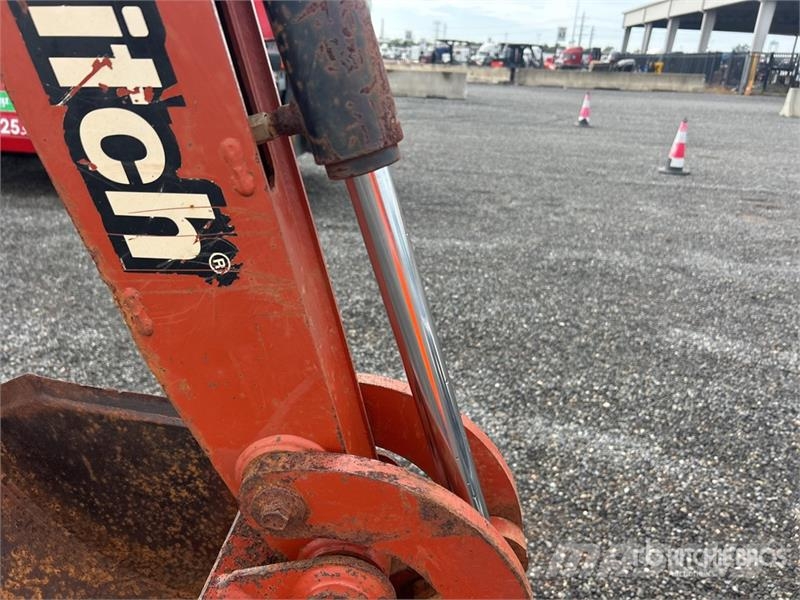 Ditch Witch XT850 Tracked Backhoe Loader Graaf-laadcombinaties