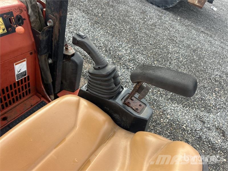 Ditch Witch XT850 Tracked Backhoe Loader Graaf-laadcombinaties