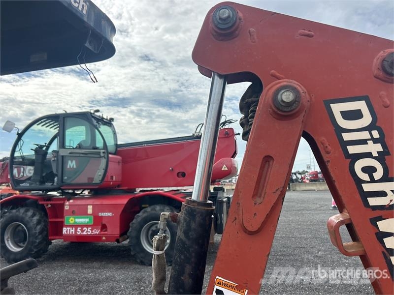 Ditch Witch XT850 Tracked Backhoe Loader Graaf-laadcombinaties