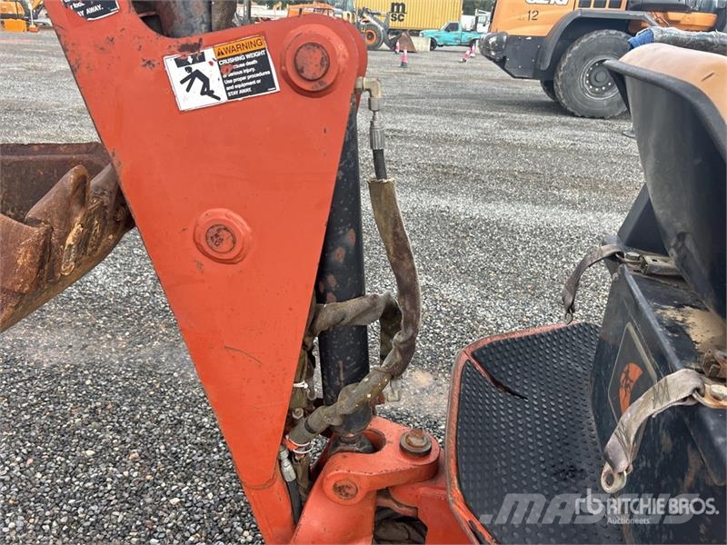Ditch Witch XT850 Tracked Backhoe Loader Graaf-laadcombinaties