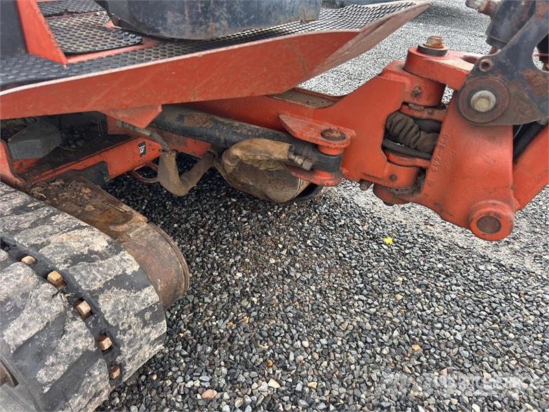 Ditch Witch XT850 Tracked Backhoe Loader Graaf-laadcombinaties
