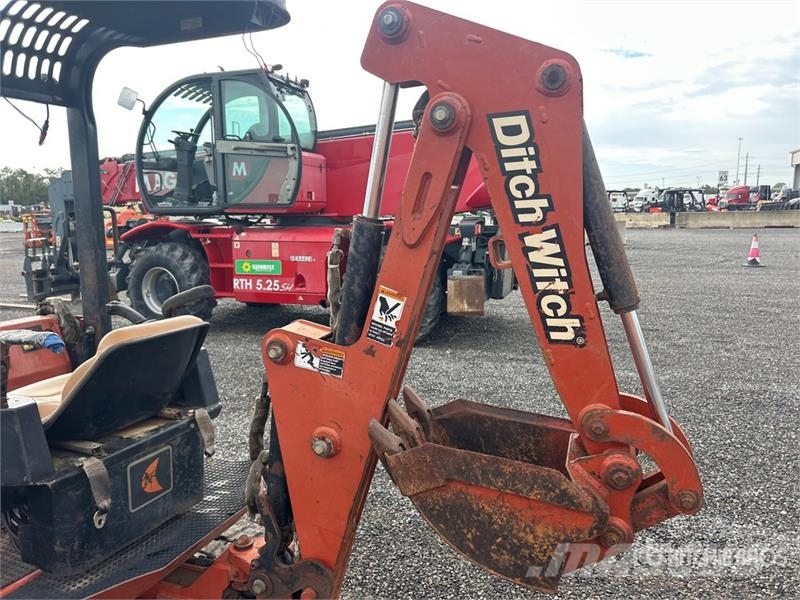 Ditch Witch XT850 Tracked Backhoe Loader Graaf-laadcombinaties