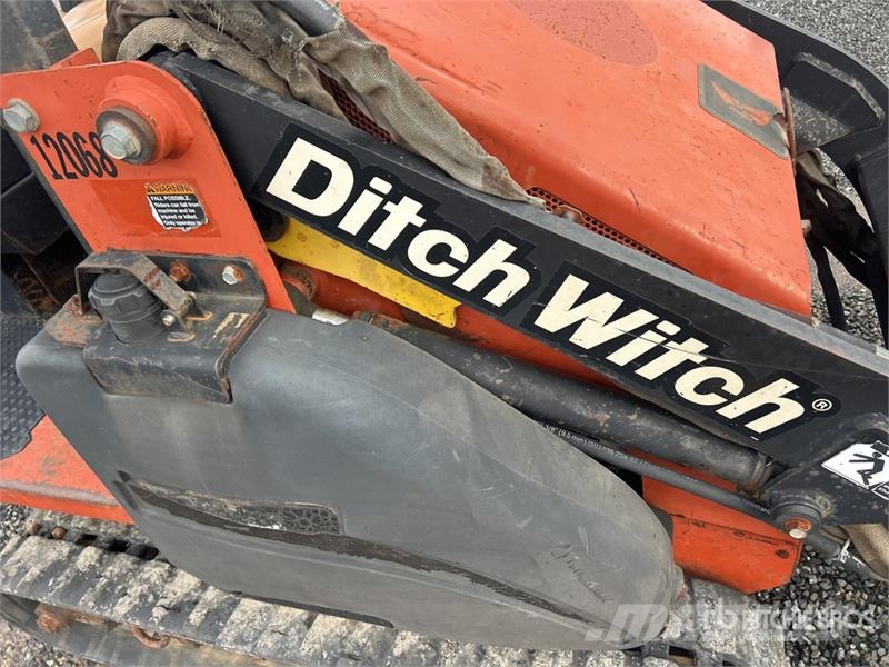 Ditch Witch XT850 Tracked Backhoe Loader Graaf-laadcombinaties